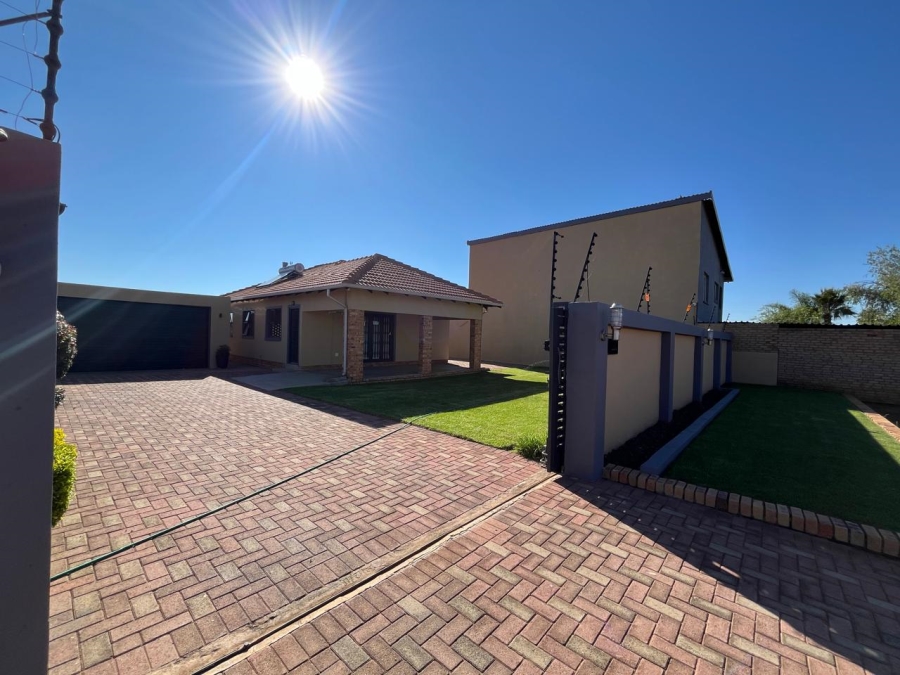 3 Bedroom Property for Sale in Azaadville Gardens Gauteng