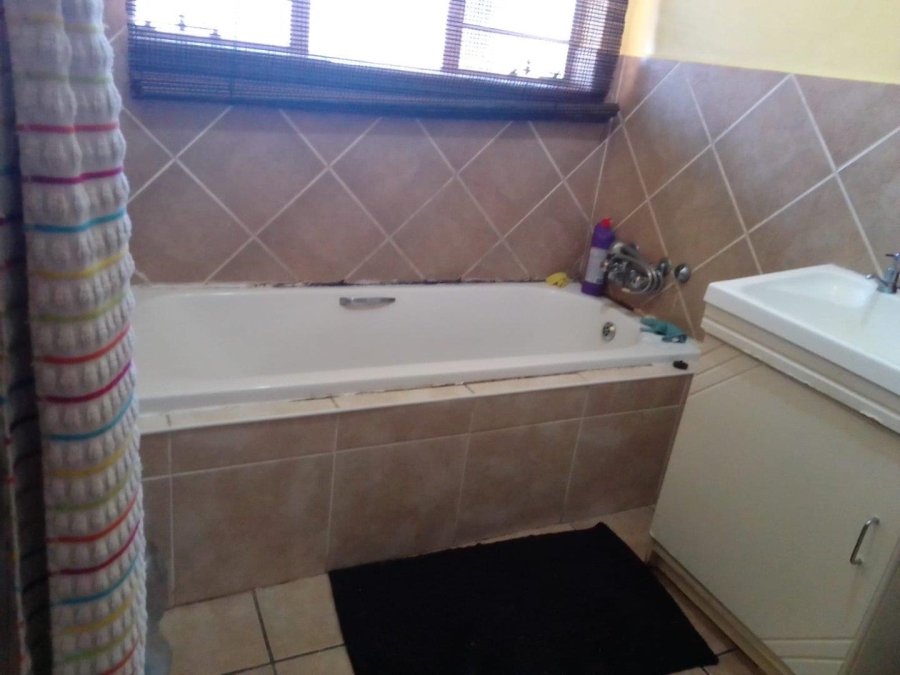 2 Bedroom Property for Sale in Wentworth Park Gauteng