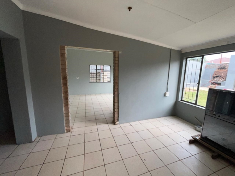 6 Bedroom Property for Sale in Randgate Gauteng
