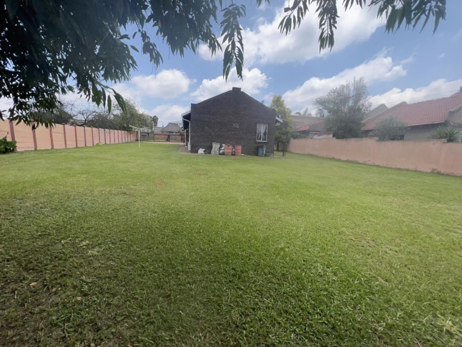 2 Bedroom Property for Sale in Greenhills Ext 3 Gauteng
