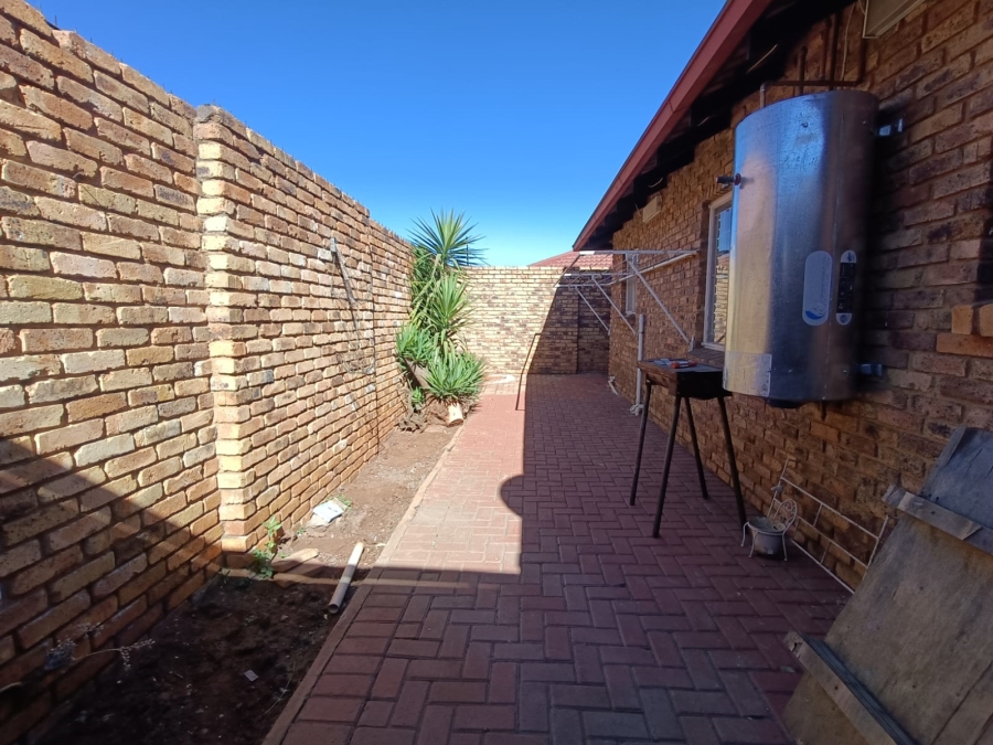 3 Bedroom Property for Sale in Homelake Gauteng