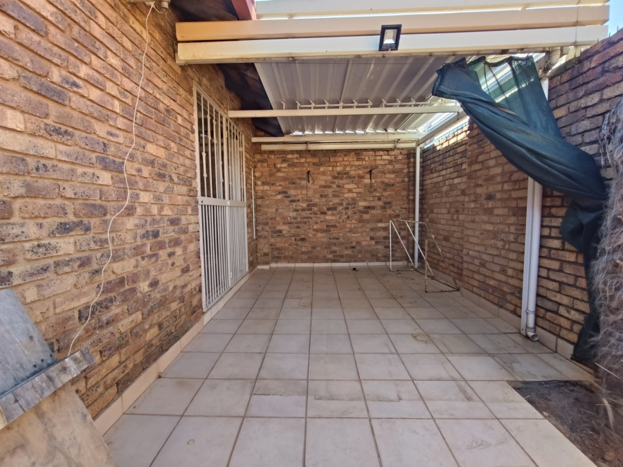 3 Bedroom Property for Sale in Homelake Gauteng