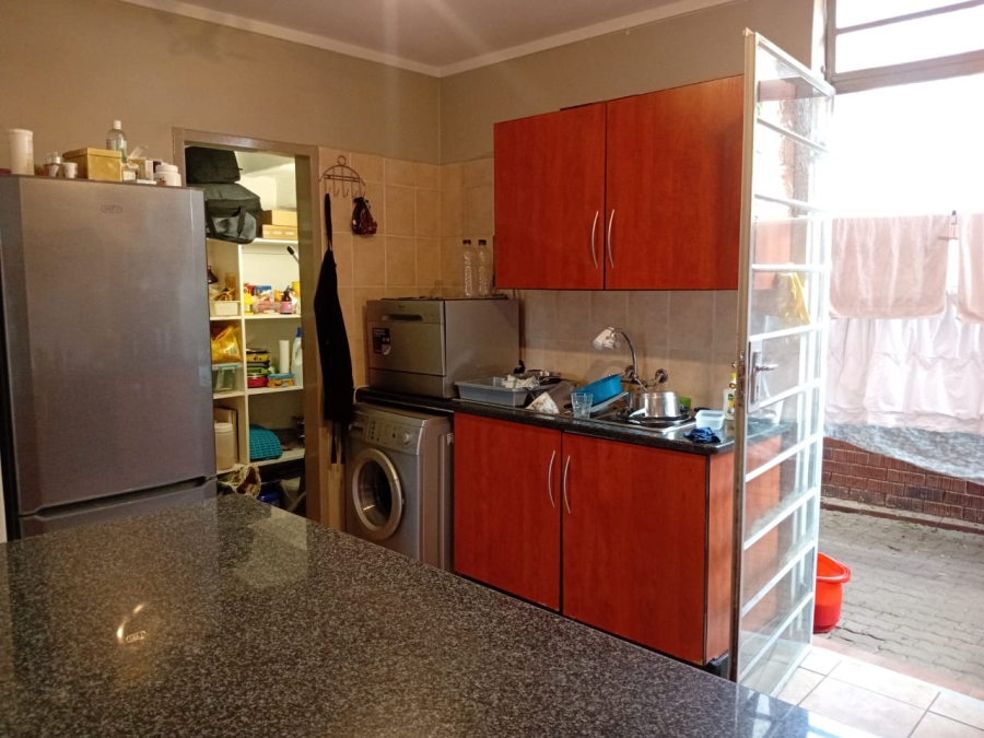 To Let 2 Bedroom Property for Rent in Die Wilgers Gauteng