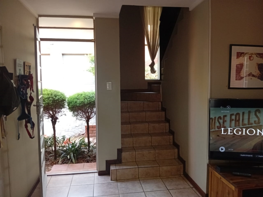 To Let 2 Bedroom Property for Rent in Die Wilgers Gauteng