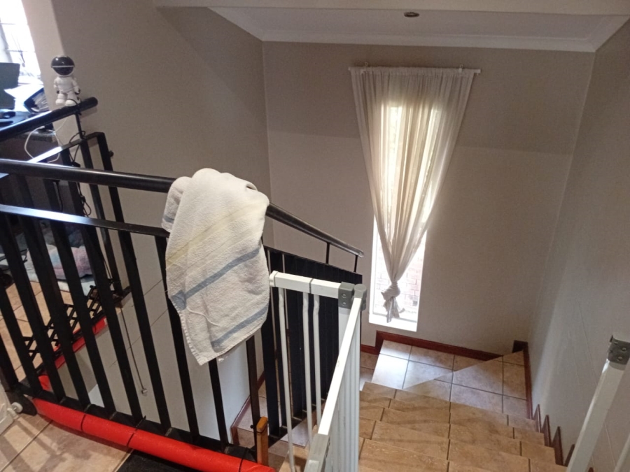 To Let 2 Bedroom Property for Rent in Die Wilgers Gauteng