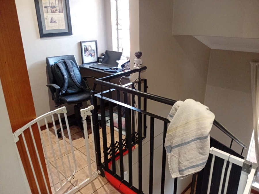 To Let 2 Bedroom Property for Rent in Die Wilgers Gauteng