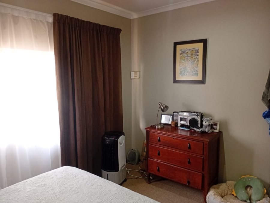To Let 2 Bedroom Property for Rent in Die Wilgers Gauteng
