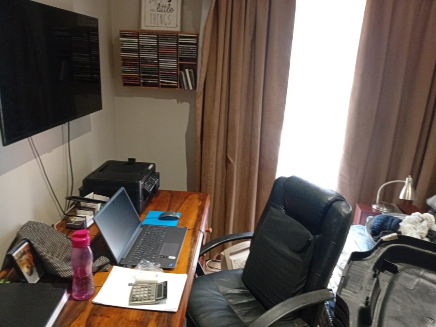 To Let 2 Bedroom Property for Rent in Die Wilgers Gauteng