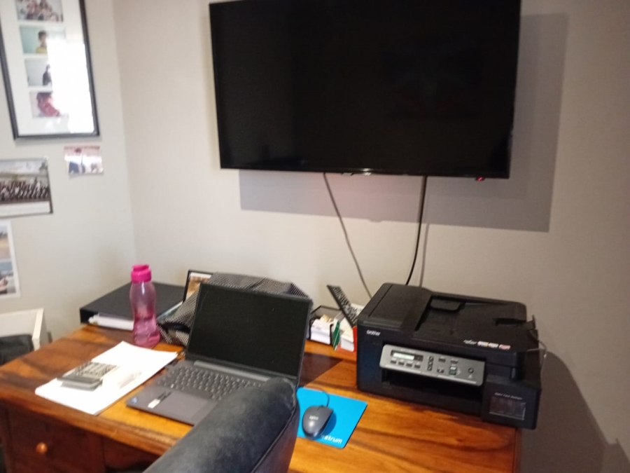 To Let 2 Bedroom Property for Rent in Die Wilgers Gauteng
