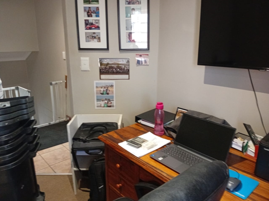 To Let 2 Bedroom Property for Rent in Die Wilgers Gauteng