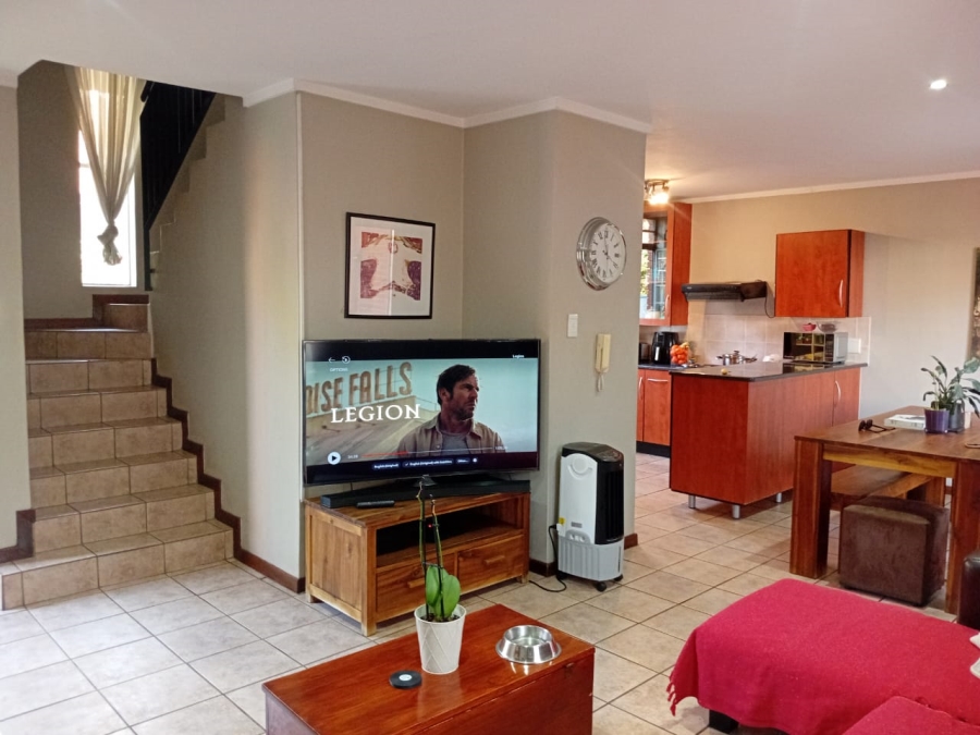 To Let 2 Bedroom Property for Rent in Die Wilgers Gauteng