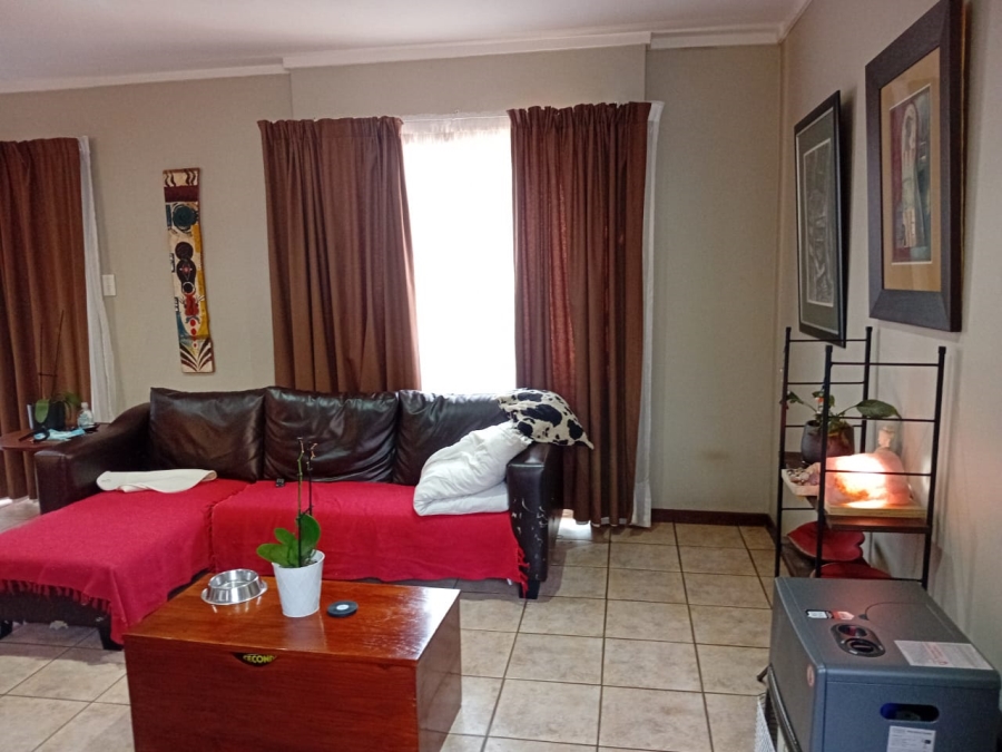 To Let 2 Bedroom Property for Rent in Die Wilgers Gauteng