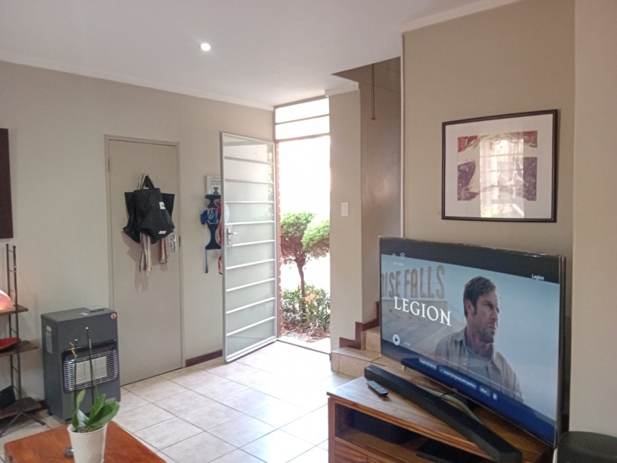 To Let 2 Bedroom Property for Rent in Die Wilgers Gauteng