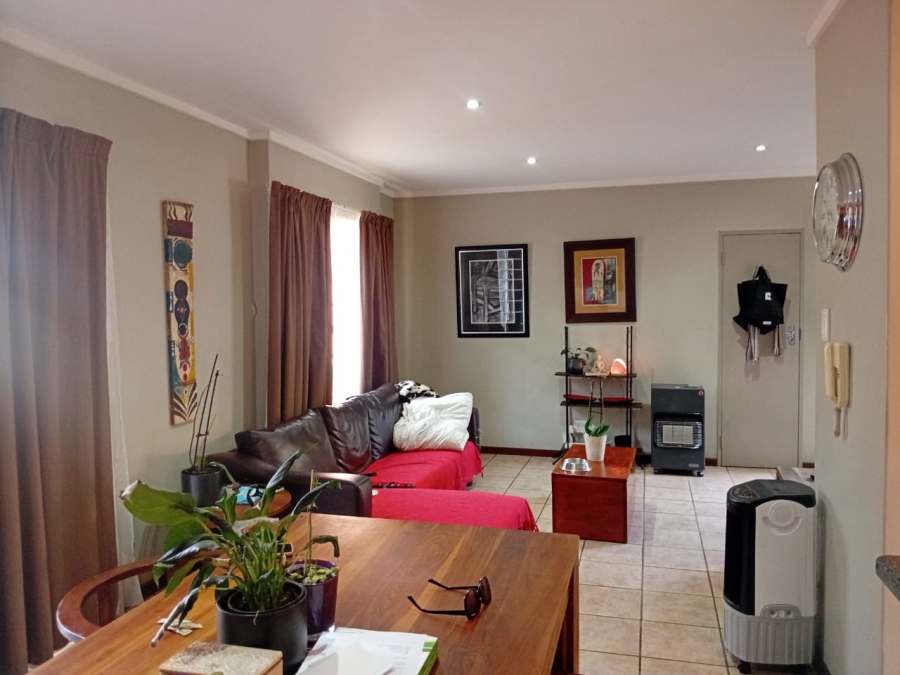 To Let 2 Bedroom Property for Rent in Die Wilgers Gauteng