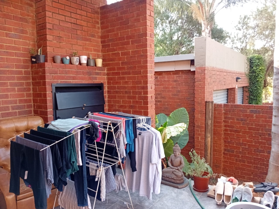 To Let 2 Bedroom Property for Rent in Die Wilgers Gauteng