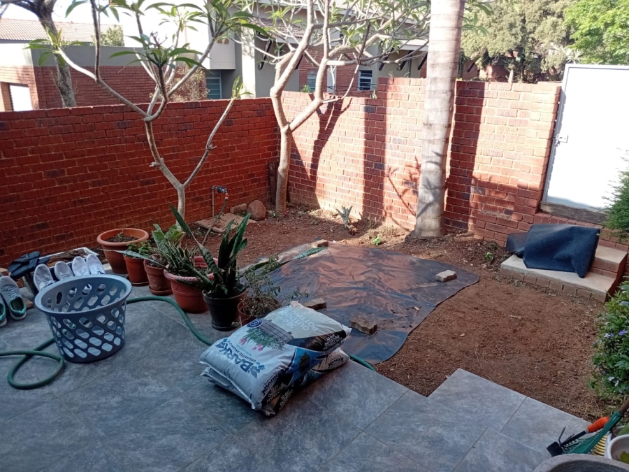 To Let 2 Bedroom Property for Rent in Die Wilgers Gauteng