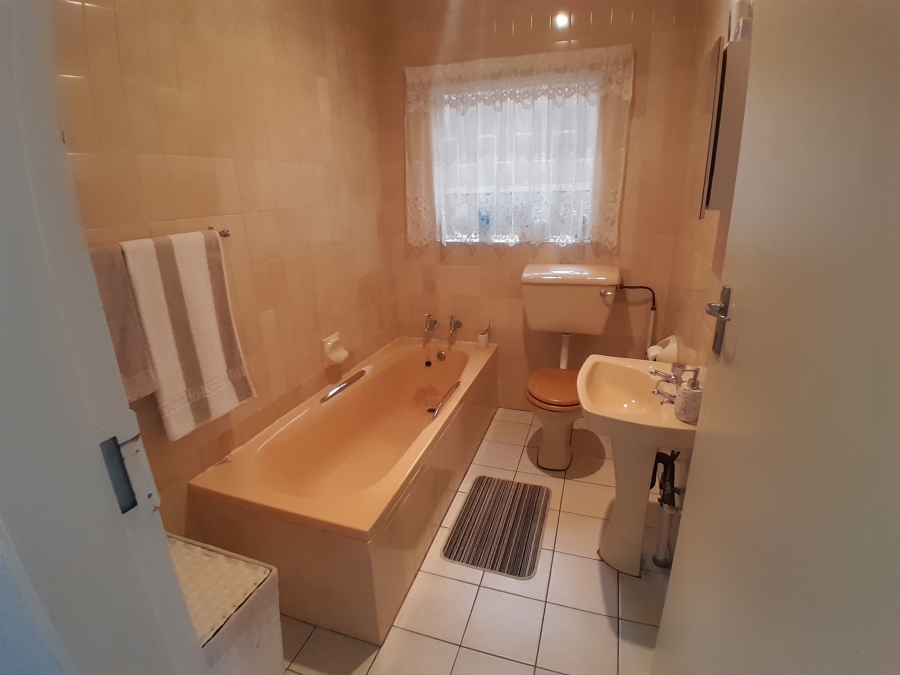 2 Bedroom Property for Sale in Greenhills Gauteng