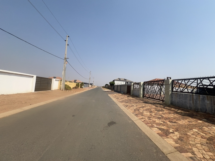 2 Bedroom Property for Sale in Azaadville Gardens Gauteng