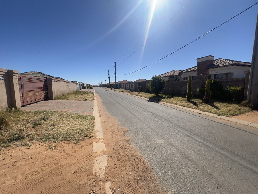 2 Bedroom Property for Sale in Azaadville Gardens Gauteng