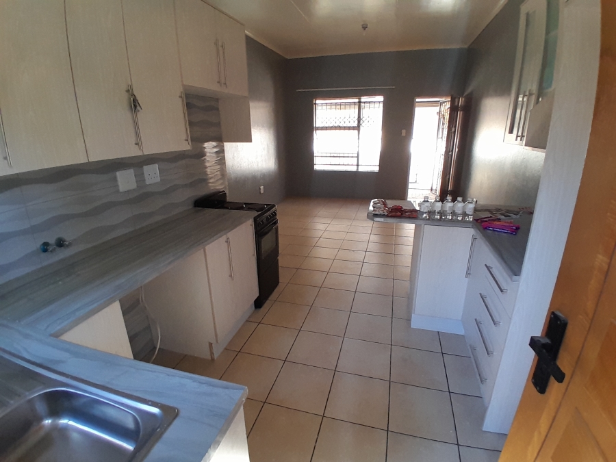 3 Bedroom Property for Sale in Greenhills Gauteng