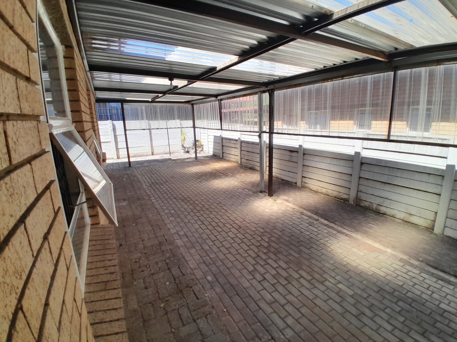 3 Bedroom Property for Sale in Greenhills Gauteng