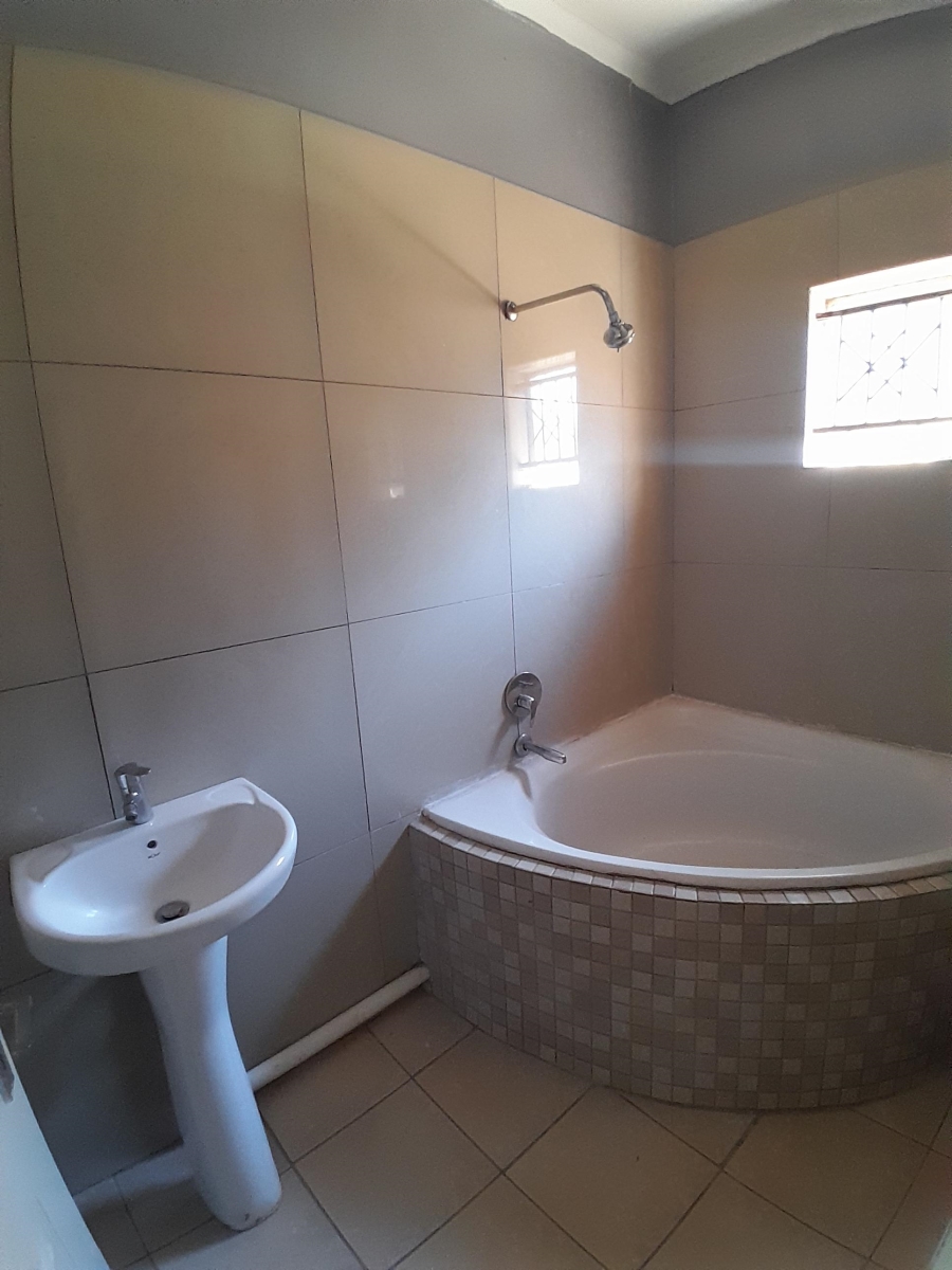 3 Bedroom Property for Sale in Greenhills Gauteng