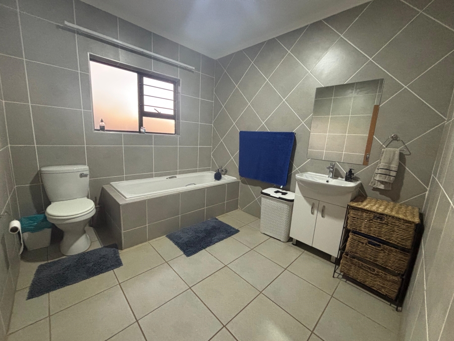 To Let 3 Bedroom Property for Rent in Bredell Gauteng