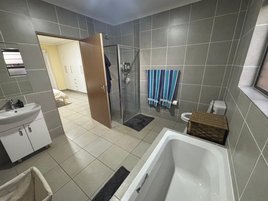 To Let 3 Bedroom Property for Rent in Bredell Gauteng