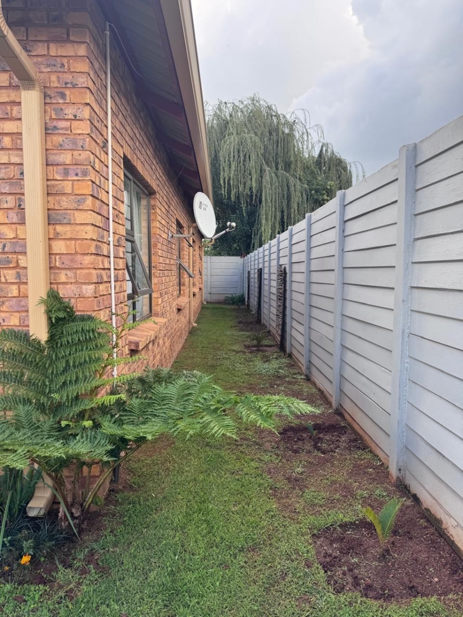 To Let 3 Bedroom Property for Rent in Bredell Gauteng