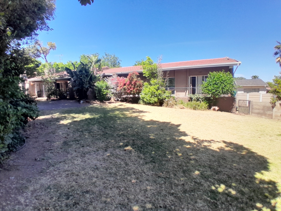 4 Bedroom Property for Sale in Greenhills Gauteng