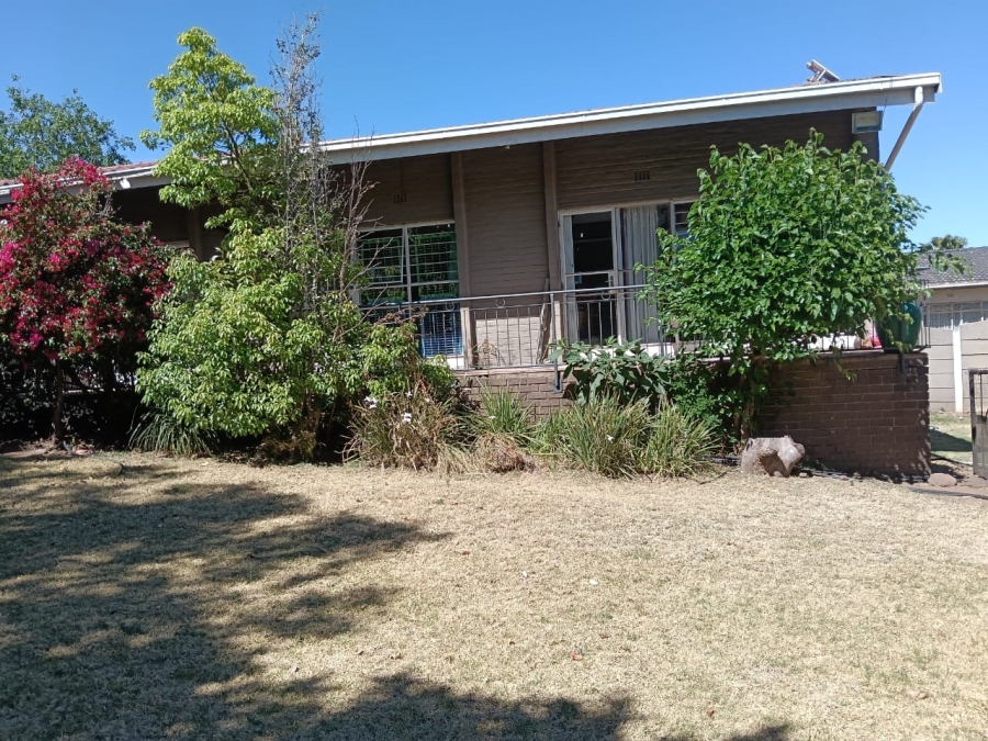 4 Bedroom Property for Sale in Greenhills Gauteng