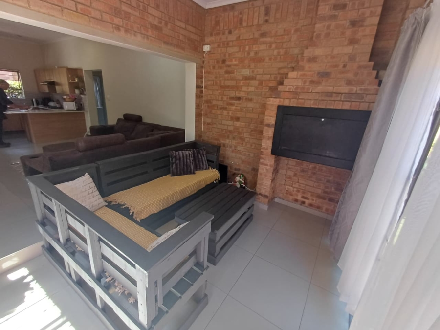 2 Bedroom Property for Sale in Noordheuwel Gauteng