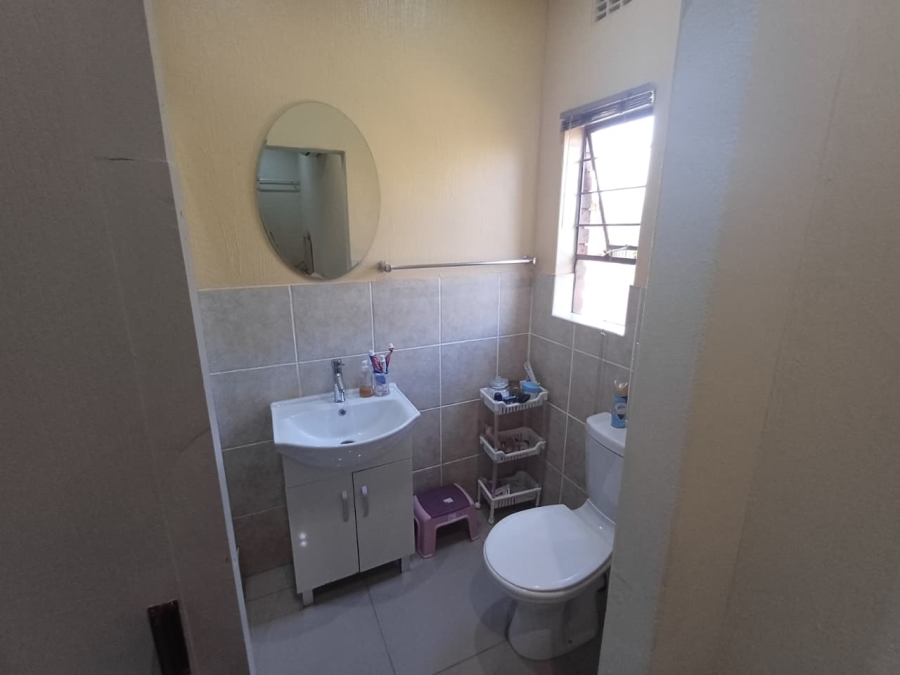 2 Bedroom Property for Sale in Noordheuwel Gauteng