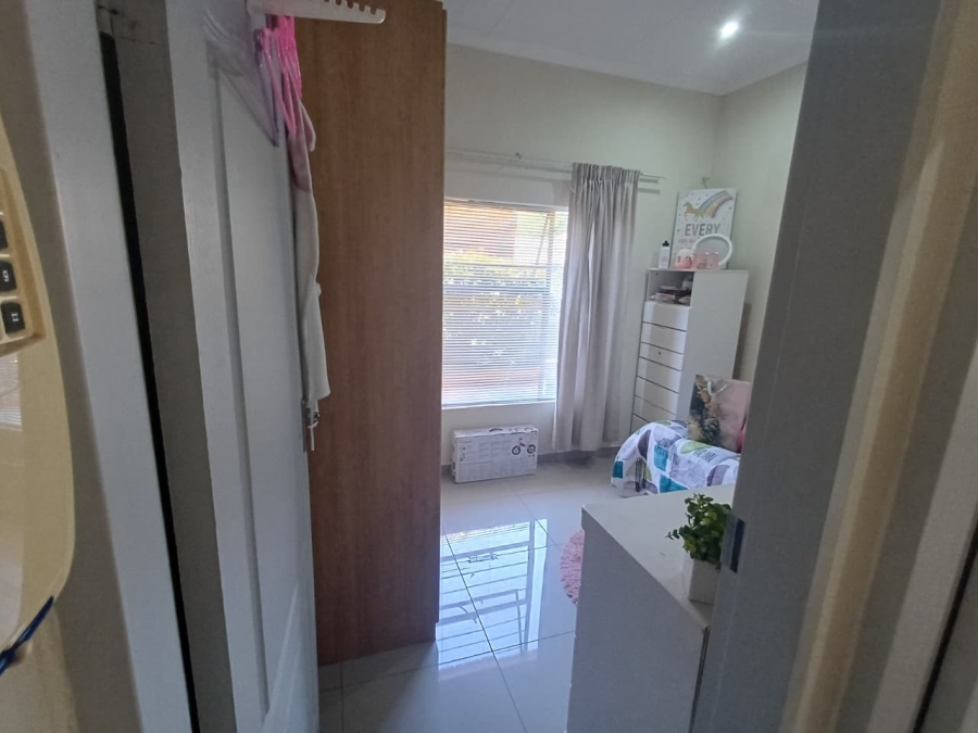 2 Bedroom Property for Sale in Noordheuwel Gauteng