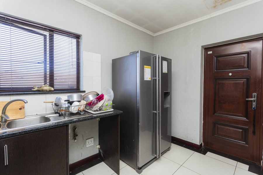 To Let 2 Bedroom Property for Rent in Noordwyk Gauteng