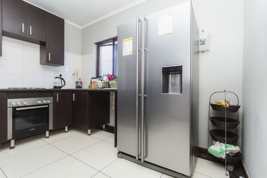 To Let 2 Bedroom Property for Rent in Noordwyk Gauteng