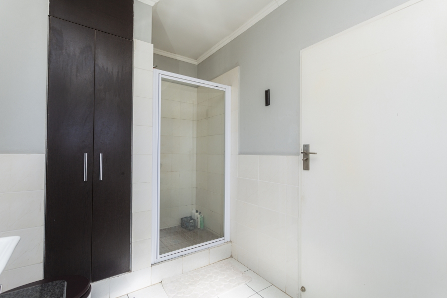 To Let 2 Bedroom Property for Rent in Noordwyk Gauteng
