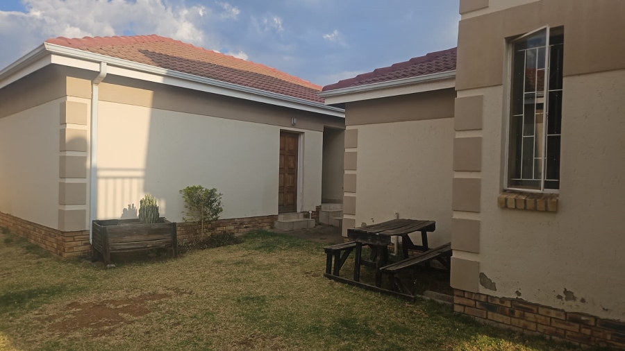 4 Bedroom Property for Sale in North Riding AH Gauteng