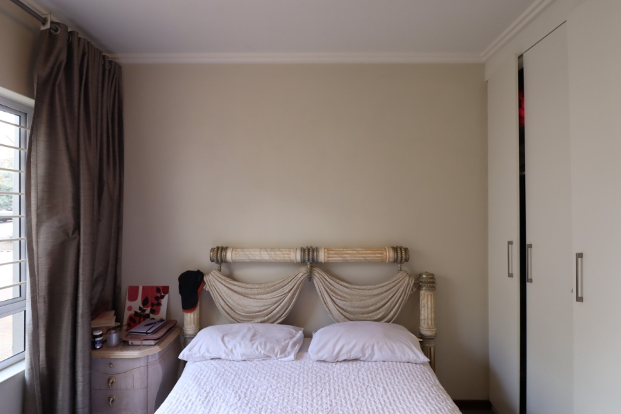 2 Bedroom Property for Sale in Bryanston Gauteng