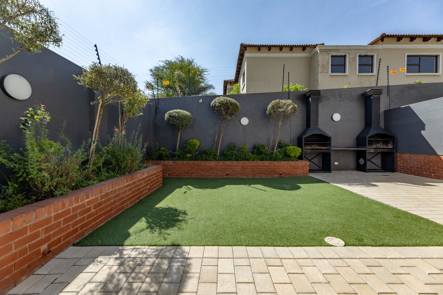 2 Bedroom Property for Sale in Bryanston Gauteng