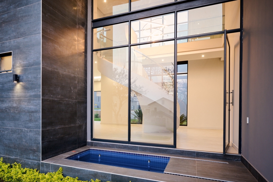 5 Bedroom Property for Sale in Waterfall Country Estate Gauteng