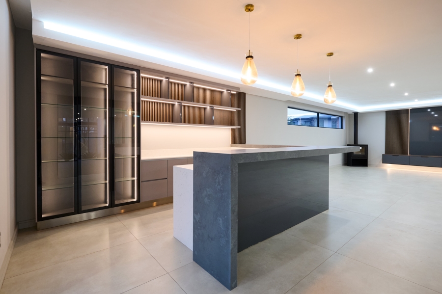 5 Bedroom Property for Sale in Waterfall Country Estate Gauteng