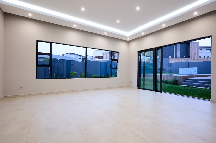 5 Bedroom Property for Sale in Waterfall Country Estate Gauteng