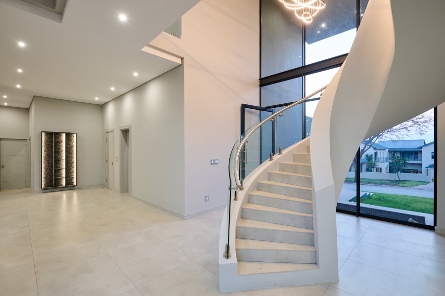 5 Bedroom Property for Sale in Waterfall Country Estate Gauteng