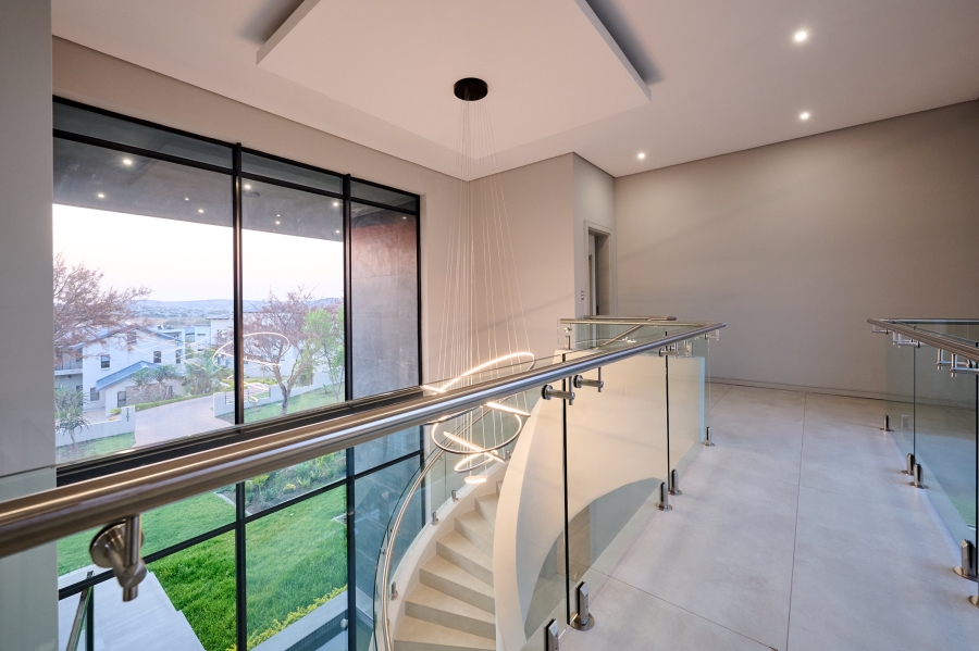 5 Bedroom Property for Sale in Waterfall Country Estate Gauteng