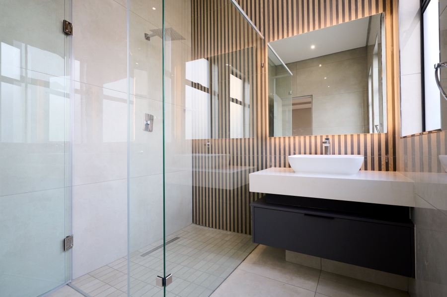 5 Bedroom Property for Sale in Waterfall Country Estate Gauteng