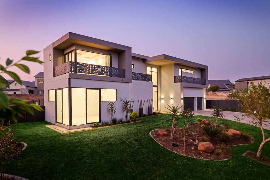 5 Bedroom Property for Sale in Waterfall Country Estate Gauteng