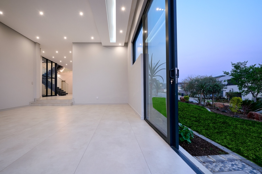 5 Bedroom Property for Sale in Waterfall Country Estate Gauteng