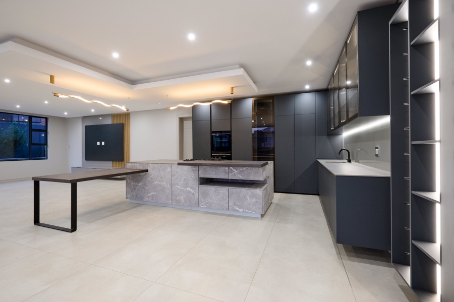 5 Bedroom Property for Sale in Waterfall Country Estate Gauteng