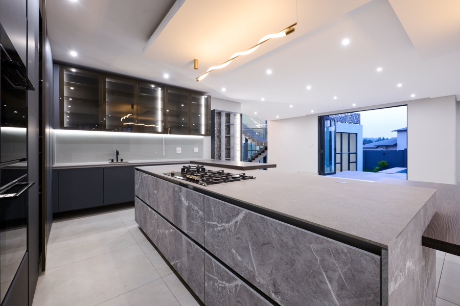 5 Bedroom Property for Sale in Waterfall Country Estate Gauteng